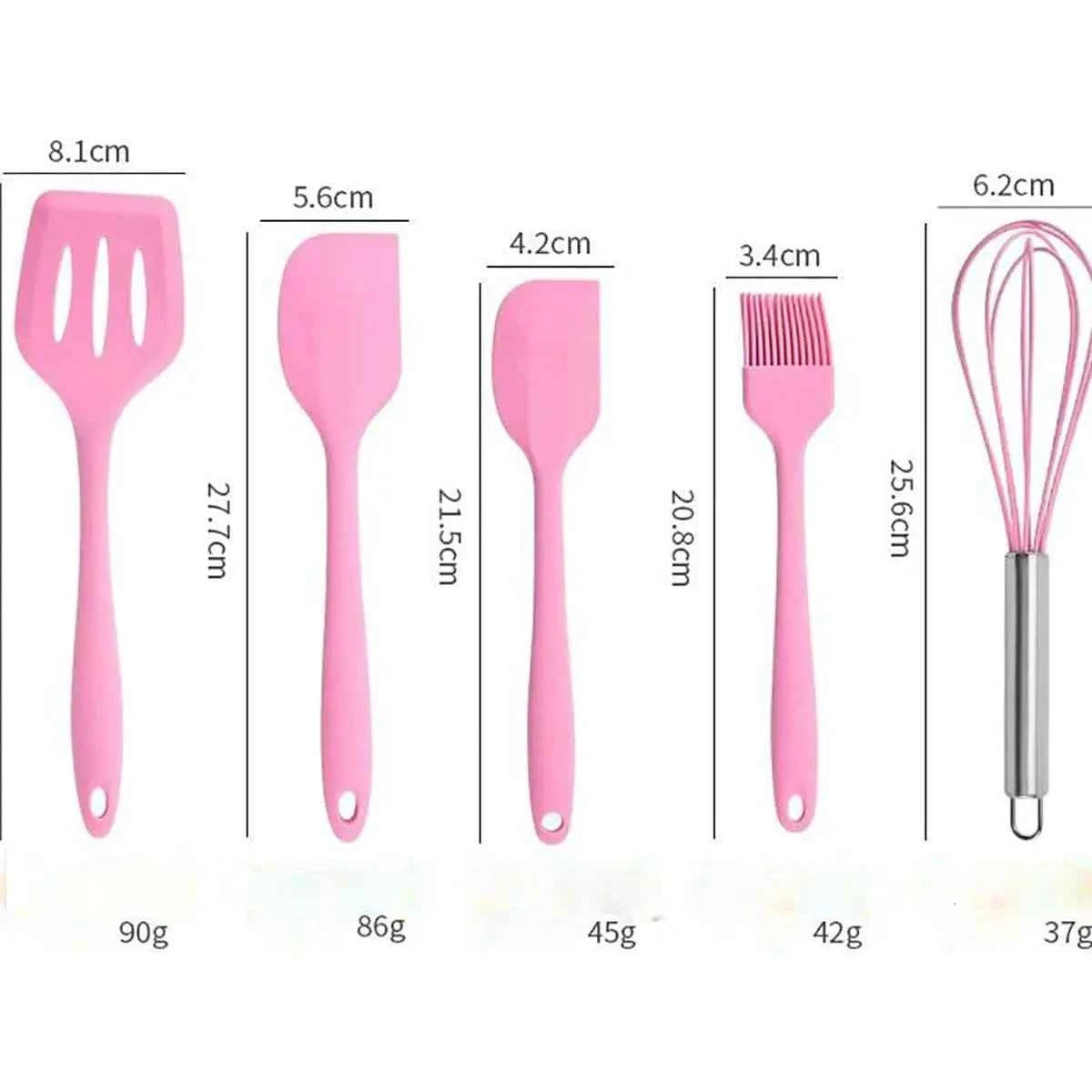 Dimensions et poids du set pâtisserie rose : spatule à fentes (27,7cm, 90g), maryse (21,5cm, 86g), petite spatule (20,8cm), pinceau (21cm) et fouet (25,6cm)