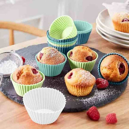 Lot de moules à muffins individuels en silicone multicolore PâtissiPro, antiadhésifs et résistants à la chaleur pour une cuisson parfaite.